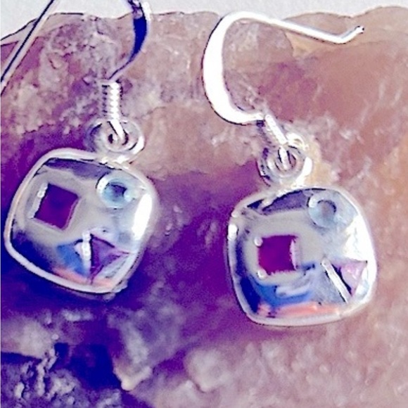 NWOT .925 Sterling Silver Modernist earrings Garnet, Amethyst, Blue Topaz inlaid - Picture 3 of 8